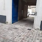 Au Pied Des Remparts Avec Place De Parking Апартаменты *