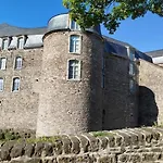 Au Pied Des Remparts Avec Place De Parking *