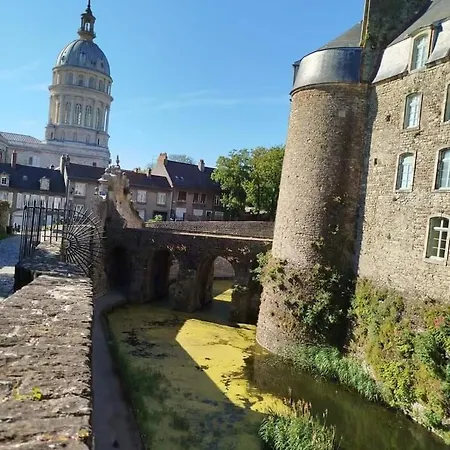 Lägenhet Au Pied Des Remparts Avec Place De Parking *