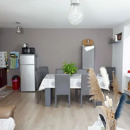 Au Pied Des Remparts Avec Place De Parking