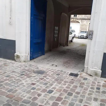 Au Pied Des Remparts Avec Place De Parking Apartmán *