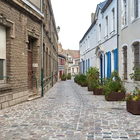 Au Pied Des Remparts Avec Place De Parking Апартаменты Булонь-сюр-Мер