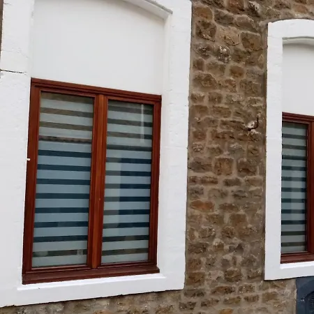 Au Pied Des Remparts Avec Place De Parking Lägenhet