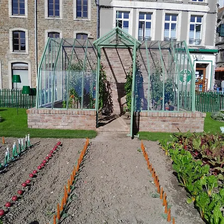 Au Pied Des Remparts Avec Place De Parking Булонь-сюр-Мер