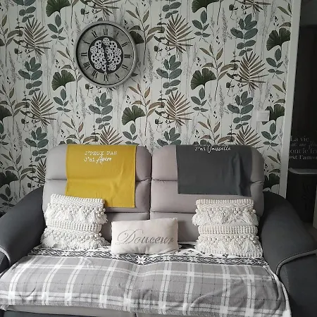 Lägenhet Au Pied Des Remparts Avec Place De Parking